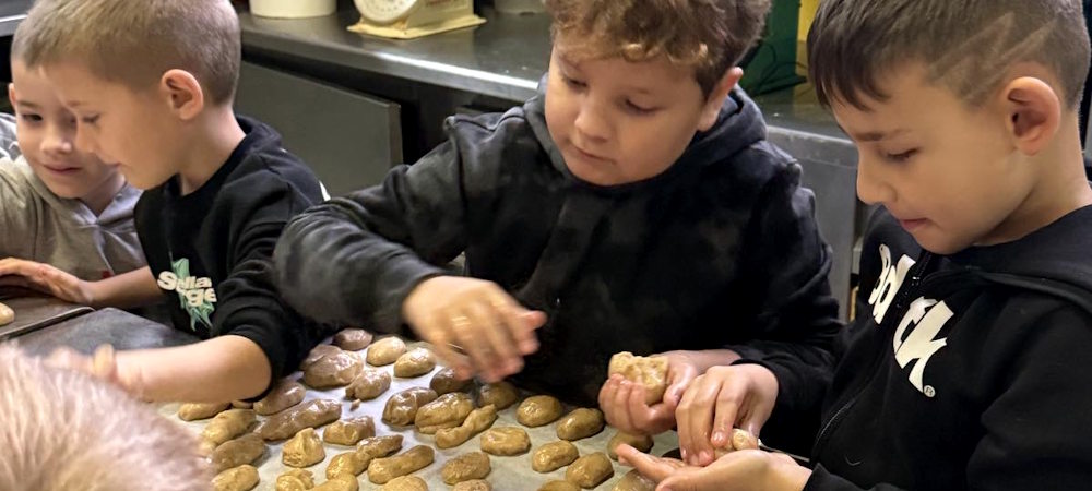 Μικροί ζαχαροπλάστες εν δράσει!